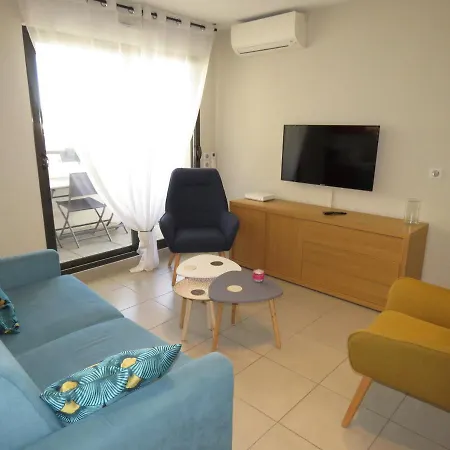 Sete: Superbe T2 52m² Avec Parking, Clim, Wifi - Fr-1-472-169 Sete